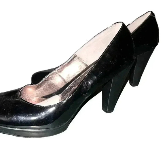 Sofft Black Patent Leather Pumps - Picture 7 of 11